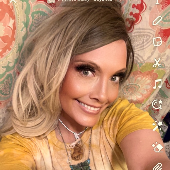 Meet your Posher, Nola - Picture 4 of 6